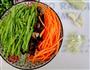 蒜蓉荷兰豆炒胡萝卜丝的做法图解1