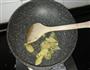 家常肥肠炖豆腐的做法图解2