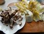 白菜炒蟹味菇的做法图解1