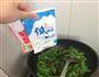 扁豆炒酸菜的做法图解4