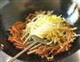 榨菜炒肉丝的做法图解7