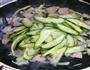 鲜蘑菇黄瓜炒肉片的做法图解6