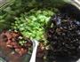 芹菜精肉木耳水饺的做法图解1