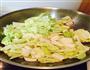 白菜炖豆腐的做法图解3