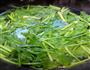 凉拌波菜的做法图解2