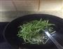 藜蒿芽炒腊肉的做法图解3