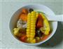 玉米胡萝卜煲脊骨的做法图解8
