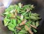 香菇炒芹菜的做法图解7