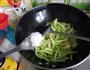 耗油蒜苔炒土豆丝的做法图解10