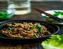 炒牛肉豆子生菜碗的做法图解6