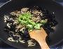 木耳藕片炒肉的做法图解8