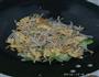 鸡蛋绿豆芽炒米皮儿的做法图解3