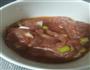 芹菜牛肉粒的做法图解1