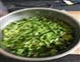 芹菜肉闷饭的做法图解2
