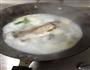 鲫鱼豆腐汤的做法图解3