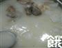 猪蹄雪豆萝卜汤的做法图解4
