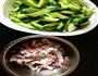 青瓜炒鱿鱼肉片的做法图解4