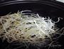 砂锅土豆粉的做法图解2