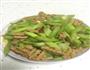 芹菜爆炒鸡汁豆腐串的做法图解2