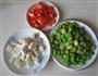 蚕豆米炒鱼丸的做法图解1