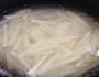 美味小食-炸薯条的做法图解2