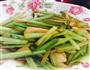 素女心经-芹菜炒鸡腿菇的做法图解3