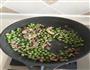 鲜虾猪肉粒炒青豆的做法图解4