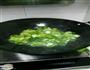芥菜炒腊肉的做法图解2