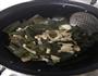 冻豆腐炖海带的做法图解8