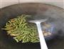 酸豆角炒肉的做法图解5