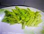 芹菜虾仁的做法图解1