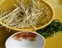 乐乐自家菜-银芽炒海米韭菜的做法图解3