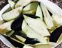 茄子豆腐干的做法图解1