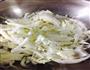 白菜炖豆泡的做法图解2