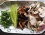创新皮蛋瘦肉粥的做法图解2