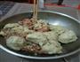 酸菜肉饺子的做法图解3