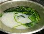 酱汁菠菜粉丝的做法图解2