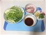 蒜苗炒肉的做法图解1