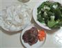 白菜牛肉炒米粉的做法图解1