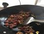 白菜粉条肉的做法图解2
