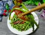 黎蒿炒腊肠的做法图解9