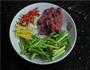 蒜香牛肉的做法图解1