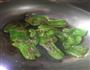 糖醋虎皮青椒的做法图解1