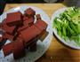 韭菜炒鸭血的做法图解1