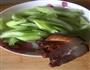 腊肉芹菜的做法图解1