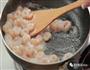 滑蛋虾仁的做法图解4