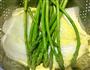 浇汁白菜素菜卷的做法图解3