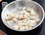 萝卜炖鸡的做法图解4
