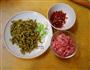酸豆角炒肉末 节后开胃菜的做法图解1