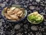 农家炒方肉的做法图解1